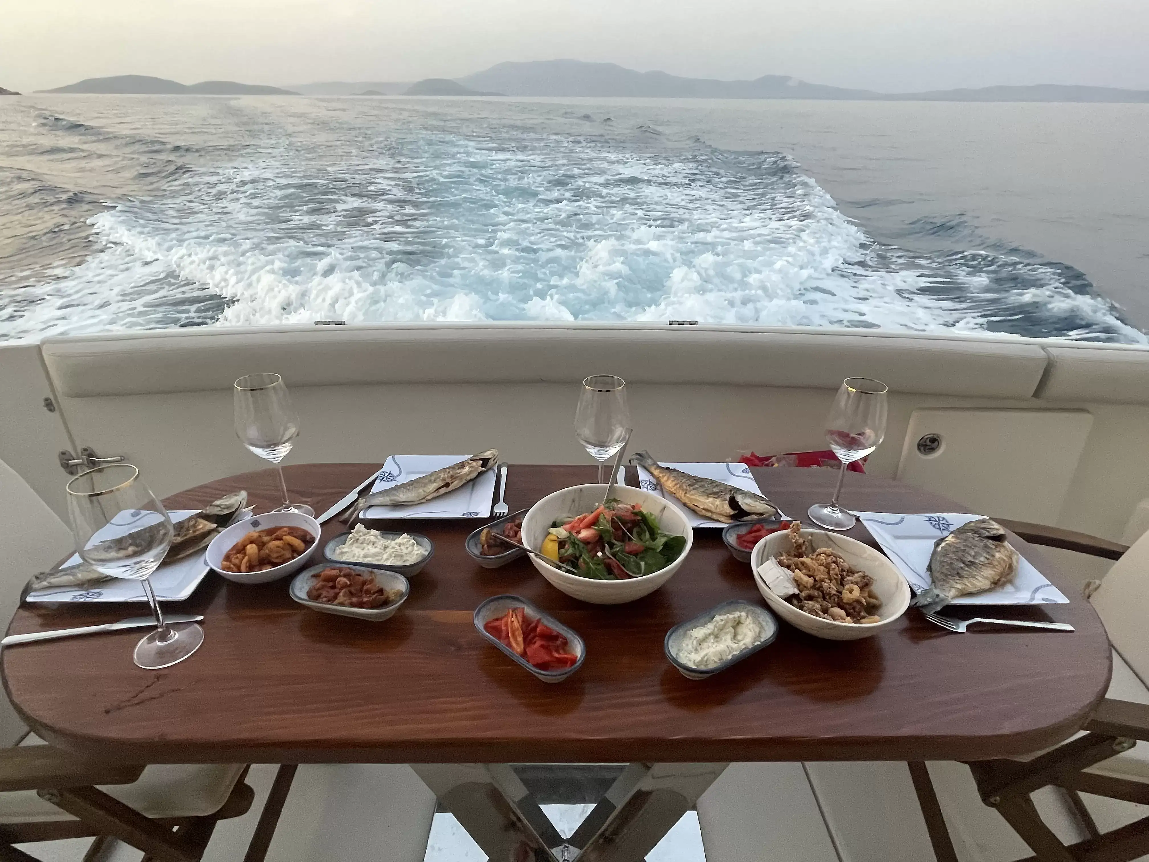 çeşme yat kiralama 54